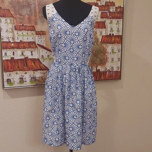 antonio melani embroidered dress Antonio Melani NWT! Beige Embroidery Puff